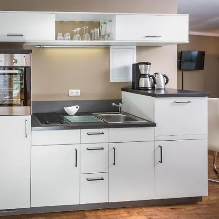 Business-apartment 6 Mit Kueche & Kostenfreiem Parkplatz Appartamento